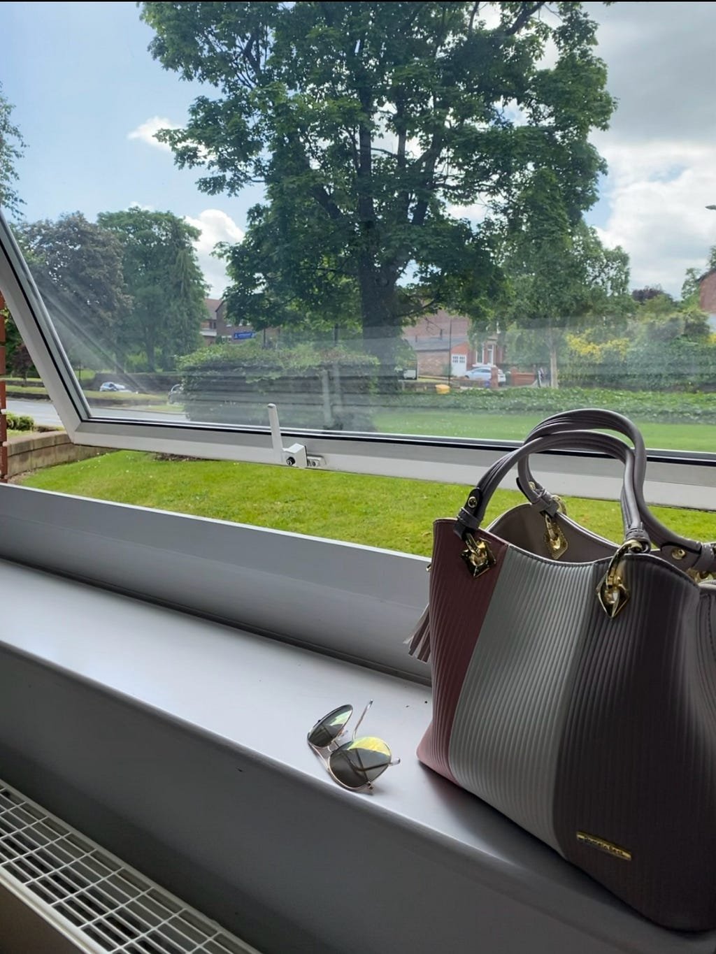 Handbag Mayhem: Because Nobody Knows You Like Your Handbag Does